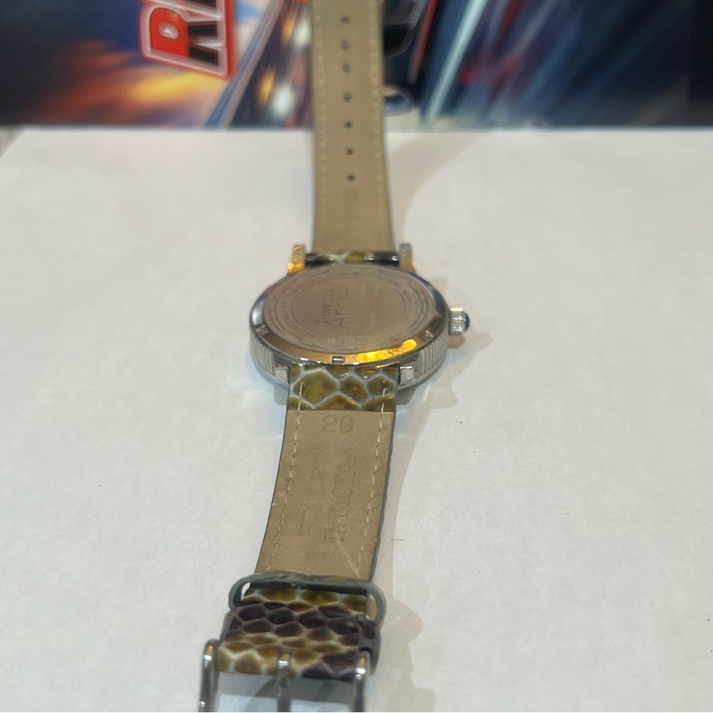 Invicta Silver Watch with Textured Brown Strap - Picture 10 of 11